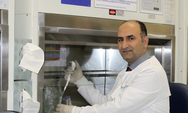 Dr Hamid Sohrabi testing samples in a lab